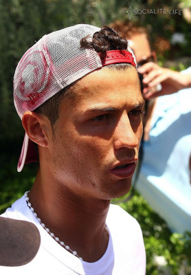 photo 6 in Cristiano Ronaldo gallery [id232099] 2010-01-12 00:00:00