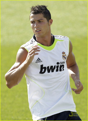 Cristiano Ronaldo pic #566635