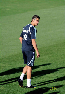 photo 16 in Cristiano Ronaldo gallery [id192004] 2009-09-29 00:00:00