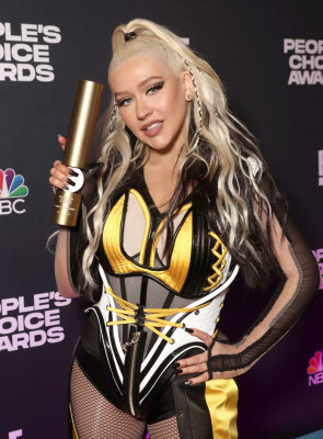 Christina Aguilera - 47th People's Choice Awards in Santa Monica 12/07/2021