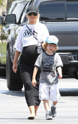 Christina Aguilera pic #750111