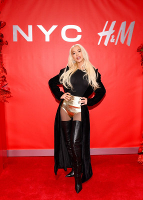 Christina Aguilera – at H&M Times Square Flagship Store Reopening 