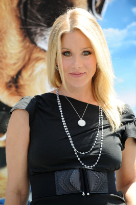 photo 28 in Christina Applegate gallery [id335456] 2011-01-04 00:00:00
