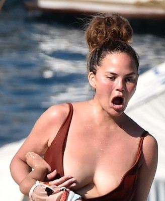 Christine Teigen pic #1193075