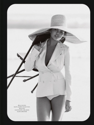 Chrissy Teigen – ELLE UK January 2019