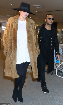 Christine Teigen pic #1027565