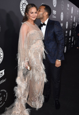 Christine Teigen pic #1028584