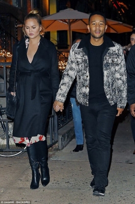 Christine Teigen pic #1021907