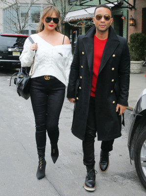 Christine Teigen pic #1022873