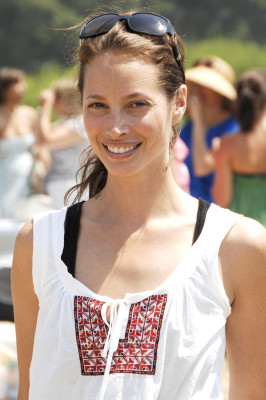 photo 6 in Christy Turlington gallery [id226493] 2009-12-24 00:00:00