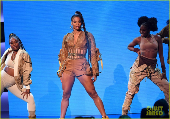 Ciara - American Music Awards in Los Angeles 11/24/2019