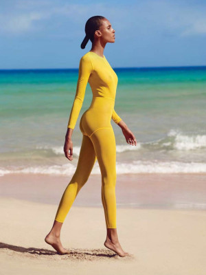 Cindy Bruna pic #889811