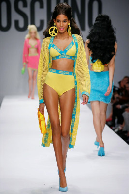 Cindy Bruna pic #980237