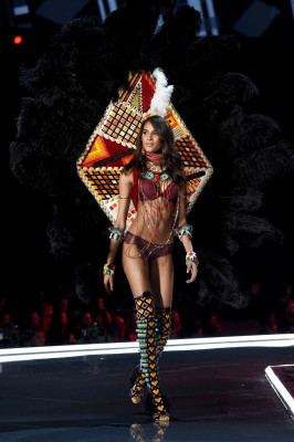 Cindy Bruna pic #1017495