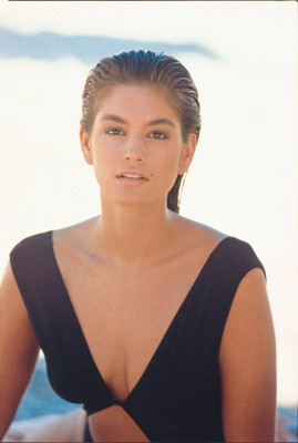 Cindy Crawford by Peter Lindbergh for UK Vogue // May 1987