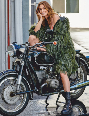 CINDY CRAWFORD in Harper’s Bazaar Magazine, Singapore February 2020