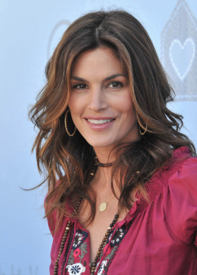 photo 18 in Cindy Crawford gallery [id162626] 2009-06-03 00:00:00