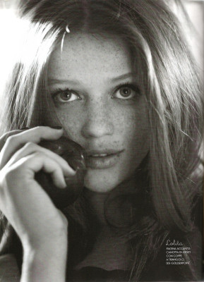 photo 18 in Cintia Dicker gallery [id145205] 2009-03-31 00:00:00