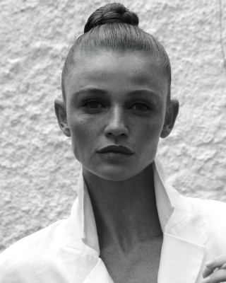 Cintia Dicker by Claudio BELIZARIO