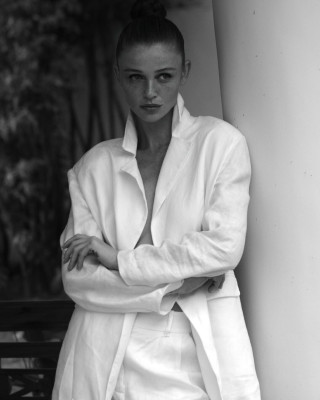 Cintia Dicker by Claudio BELIZARIO