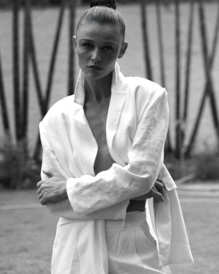 Cintia Dicker by Claudio BELIZARIO