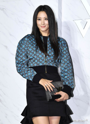 Claudia Kim - Louis Vuitton Cruise 2020 Spin-Off Show in Seoul 10/31/2019