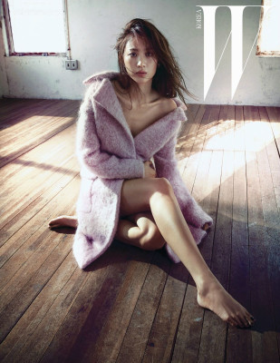Claudia Kim - &#039;W Korea&#039; December 2015