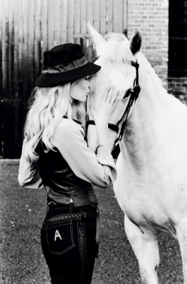 Claudia Schiffer pic #82024