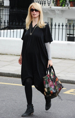 Claudia Schiffer pic #266301