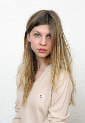 photo 17 in Clemence Poesy gallery [id235985] 2010-01-20 00:00:00