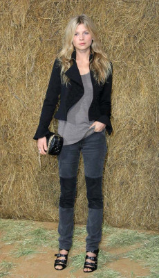 Clemence Poesy pic #255756
