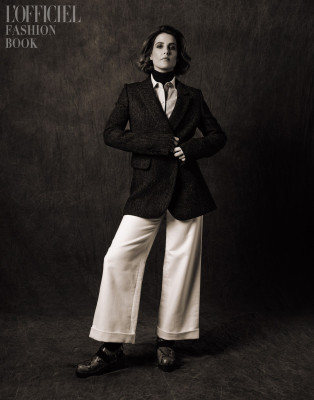 Cobie Smulders-«L&#039;OFFICIEL FASHION BOOK» 2021.