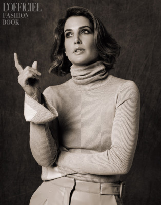 Cobie Smulders-«L&#039;OFFICIEL FASHION BOOK» 2021.