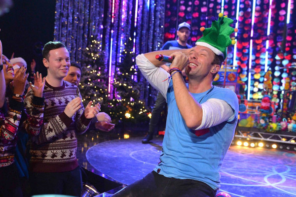 Coldplay - Top Of The Pops 12/05/2015