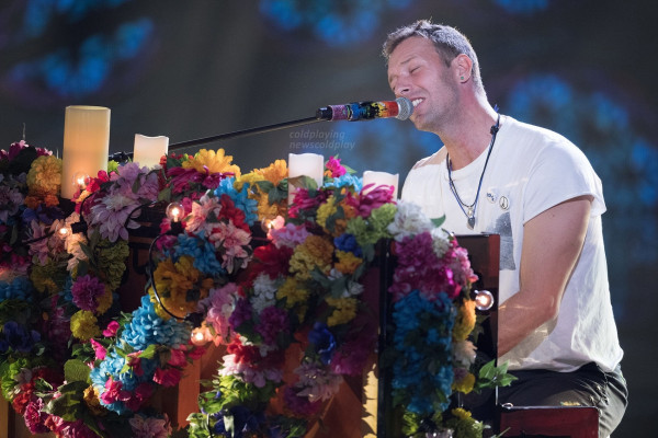 Coldplay - NRJ Music Awards in Cannes 11/12/2016