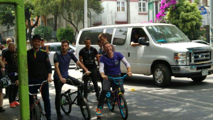 Coldplay - Music Video A Head Full Of Dreams - On Set in Mexico 04/16/2016