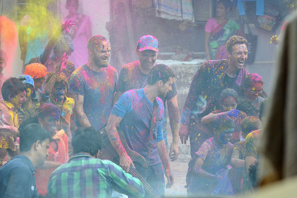 Coldplay - Music Video Hymn For The Weekend (2016) - On Set in Mumbai