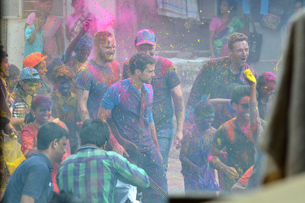 Coldplay - Music Video Hymn For The Weekend (2016) - On Set in Mumbai