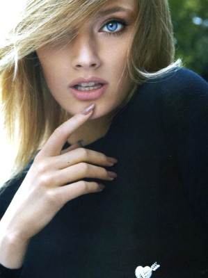 Constance Jablonski pic #304212