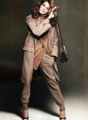 Constance Jablonski pic #296419