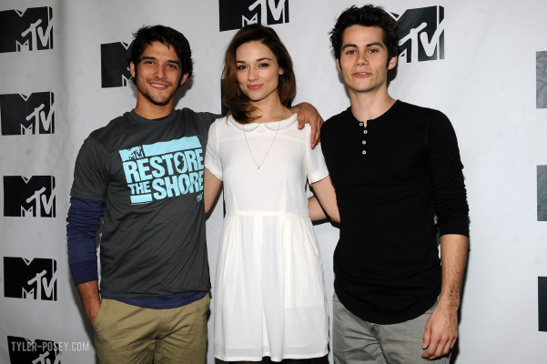 Crystal Reed pic #776260