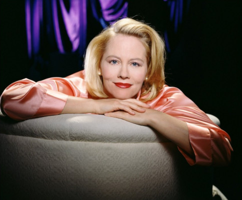 photo 28 in Cybill Shepherd gallery [id210401] 2009-11-19 00:00:00