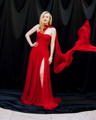 Dakota Fanning by Chloe Rosey