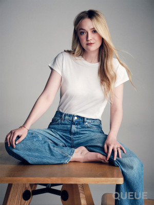 Dakota Fanning for Netflix Queue April 2024