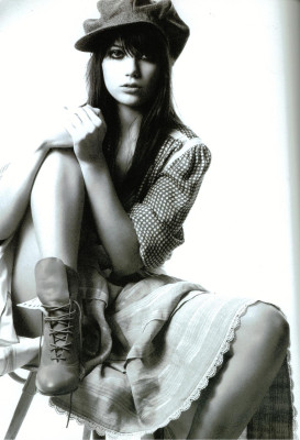 photo 29 in Daisy Lowe gallery [id208281] 2009-11-17 00:00:00