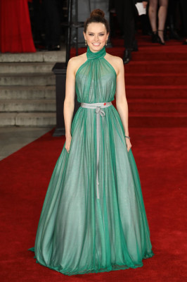 Daisy Ridley – “Murder on the Orient Express” Red Carpet in London