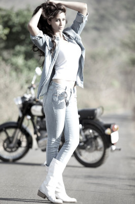 Daisy Shah pic #1071156