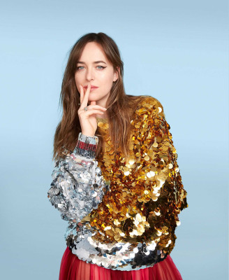 Dakota Johnson - Elle (2018)