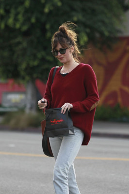 Dakota Johnson Street Style 11/27/2018