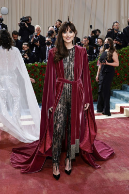 Dakota Johnson - 2022 MET Gala 05/02/2022